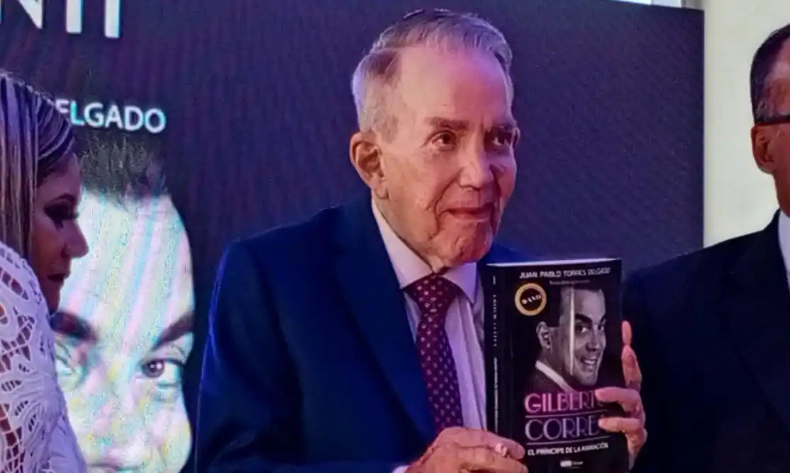 «EMOCIONADO»: así dijo sentirse Gilberto Correa por su libro (video)