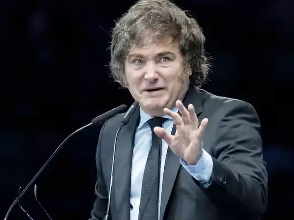 Milei apuntó contra el PJ tras los cortes de luz y la extensión del plazo para candidaturas