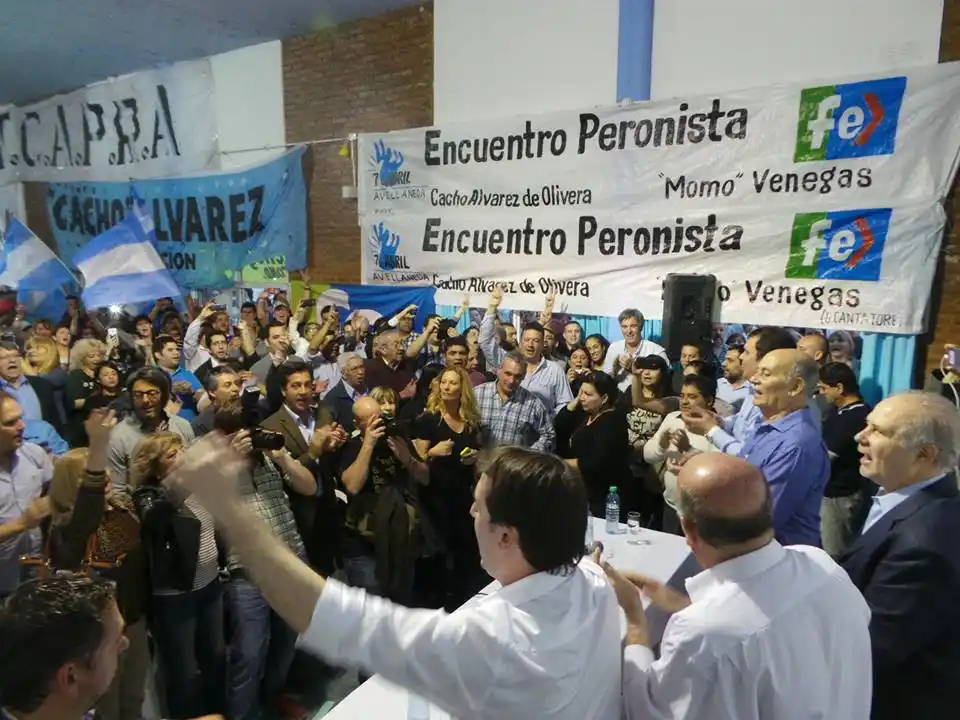 "Momo" Venegas y "Cacho" Álvarez encabezaron encuentro peronista en Avellaneda