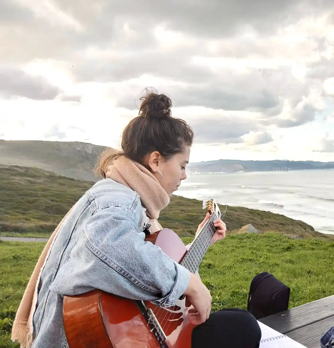 En Bizkaia, País Vasco, cuando cursaba Bellas Artes.
