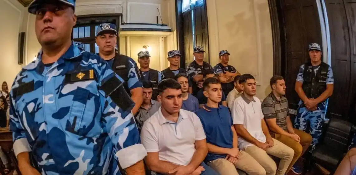 La estrategia del abogado defensor y el lenguaje no verbal de los rugbiers