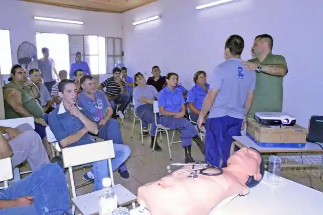 Se dictó un curso de primeros auxilios en la Unidad Penal Nº 7
