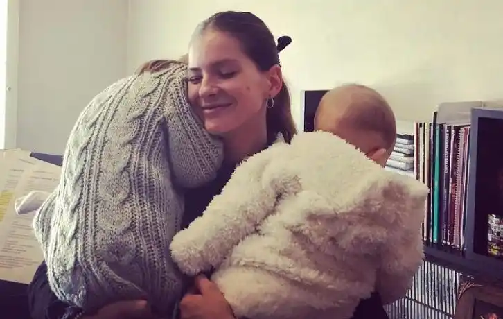 Belleza total: la China Suárez presentó a su hija Magnolia