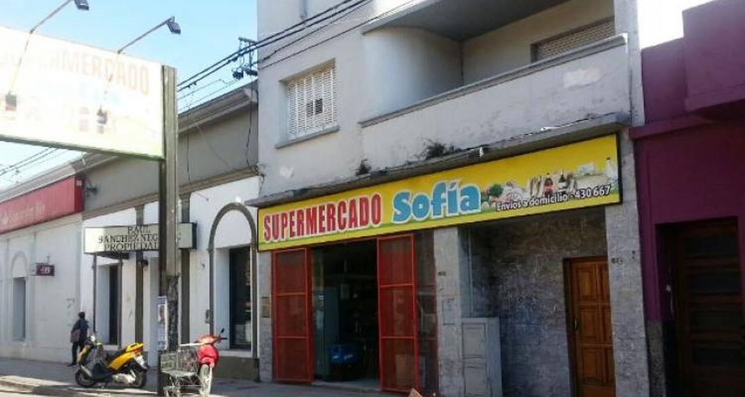 Por “problemas de sanidad” clausuraron supermercado ubicado en Mitre al 600