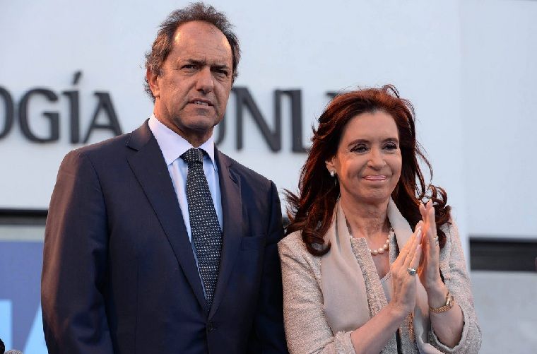 Para Scioli "hubiese sido un honor" realizar el traspaso en el Congreso