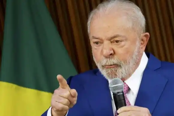 Lula da Silva cuestionó al FMI por "asfixiar" la economía argentina