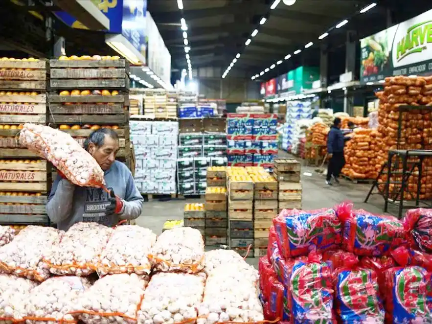La inflación mayorista se aceleró a 5,2% en abril y duplicó al IPC
