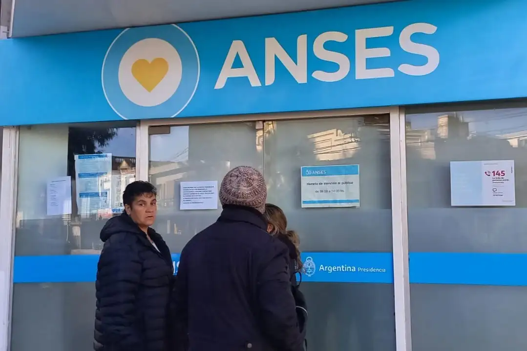 anses cerrada gente en la puerta