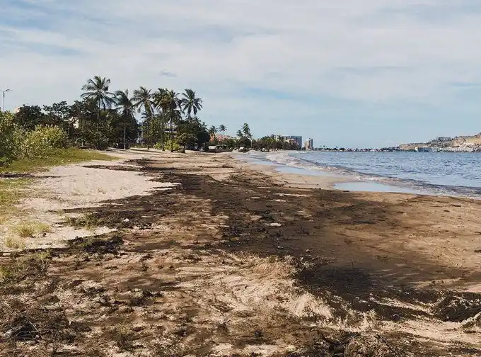 PLAYAS DE ANZOÁTEGUI amenazadas y en riesgo por el derrame petrolero