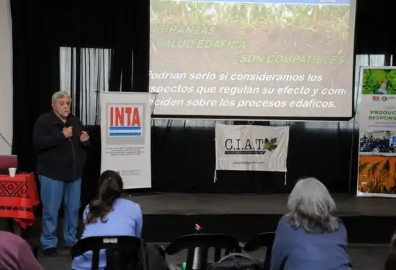 Los agrónomos enfocaron su agenda en las producciones no tradicionales, las normativas y el uso del suelo