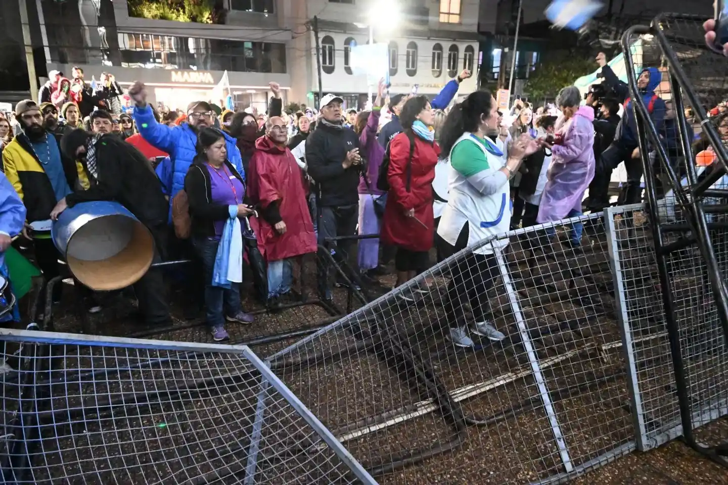 Misiones: 10 días de protestas de policías, médicos y docentes y un conflicto que escala en tensión