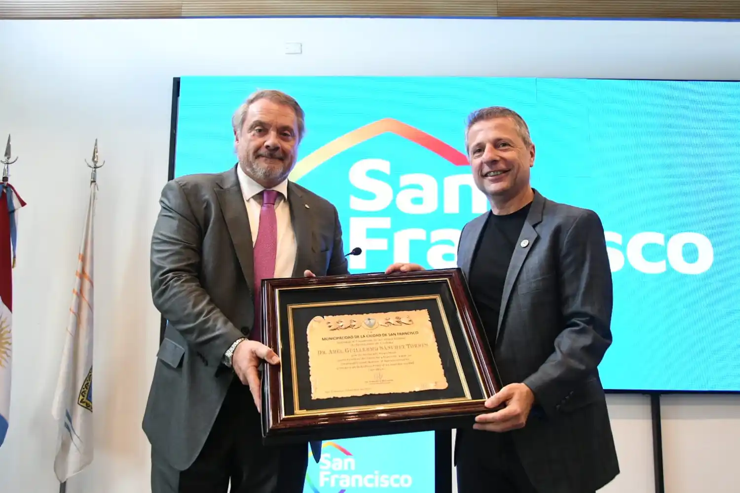 Bernarte distinguió a Abel Sánchez Torres por su aporte a la Justicia Federal