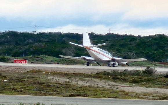 Emergency Landing: DAP Cessna 404 Titan Safely Touches Down in Punta Arenas