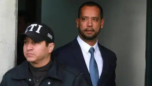 ¡QUERÍA VOLARSE! Capturan al abogado de Álvaro Uribe en el aeropuerto El Dorado de Bogotá