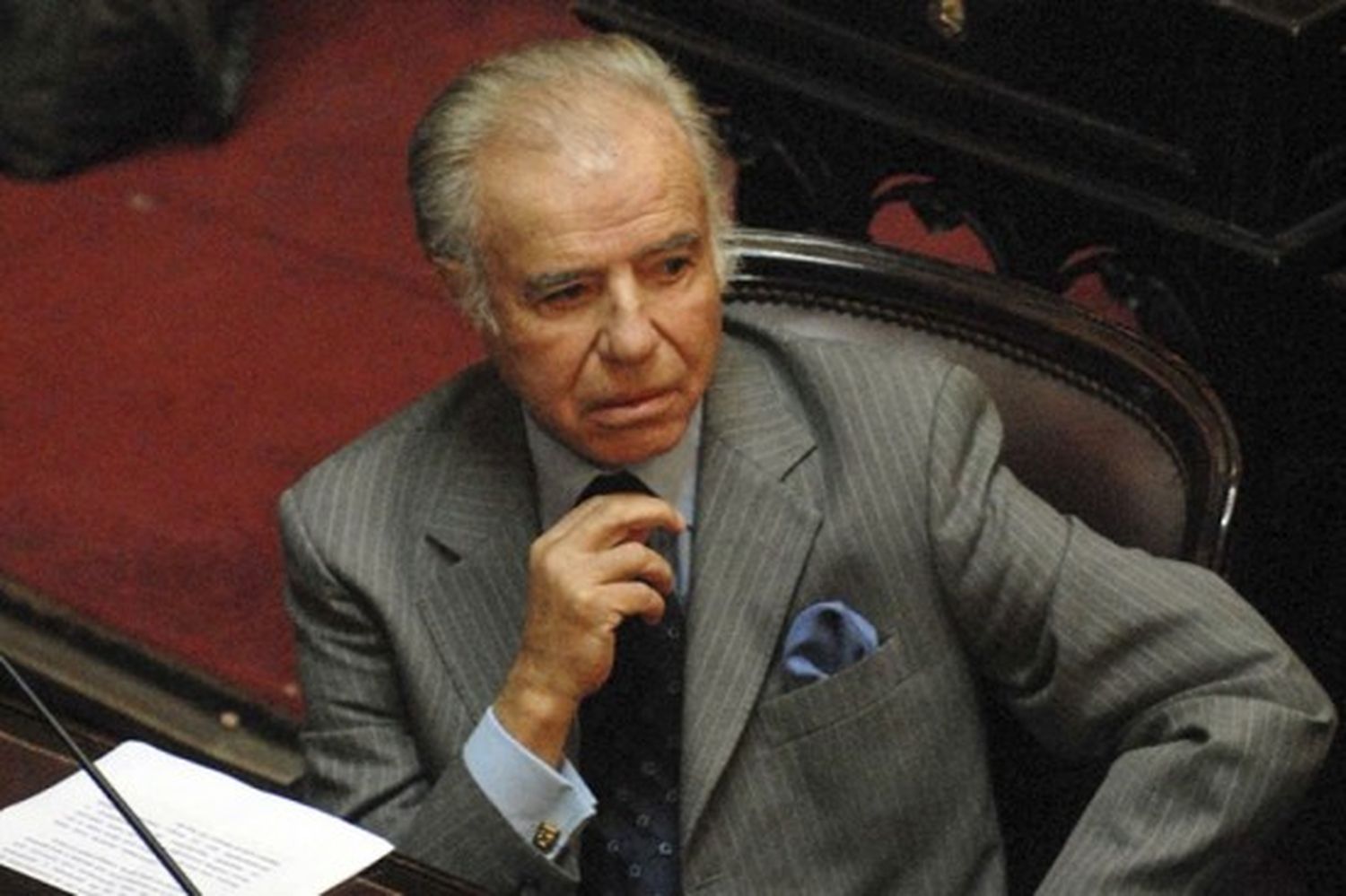 Menem fue internado con neumonía y dio negativo de coronavirus