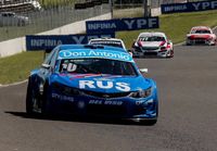 Azar se consagró en  Top Race