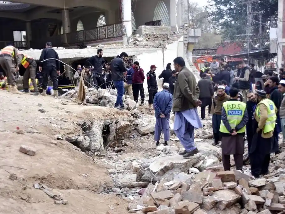 El ataque fue atribuido a un terrorista suicida.