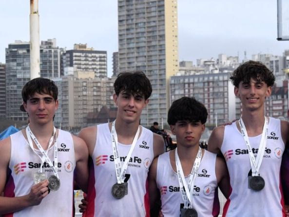 Tomás Santi, Simón Corrado, Gino Gramaglia y Bautista Gentinetta, plata en basquet 3 x 3.Foto:BH