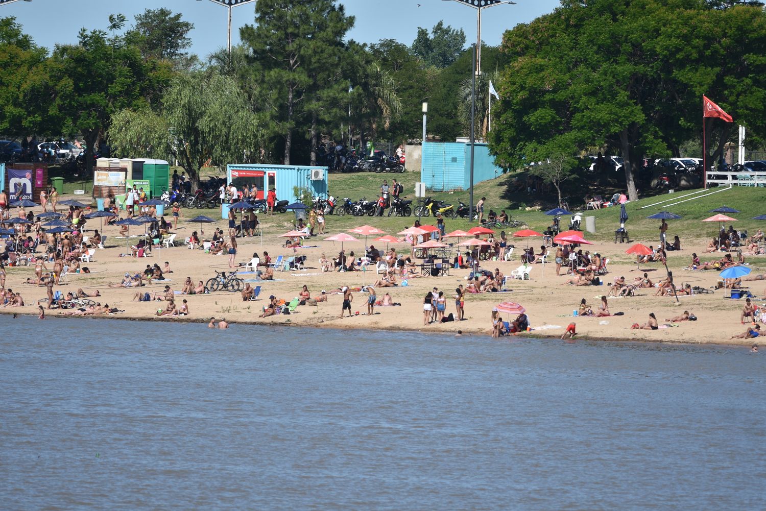 Al menos 20 personas fueron atacadas por palometas en la Laguna Setúbal