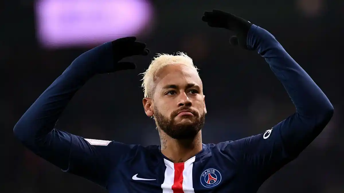 Neymar tiene COVID-19