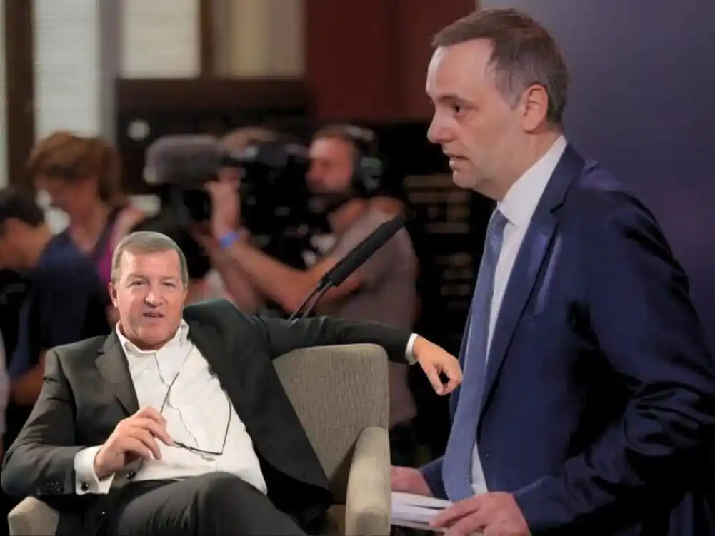 Tras la salida de Serenellini, toda la comunicación oficial queda bajo el mando de Adorni.