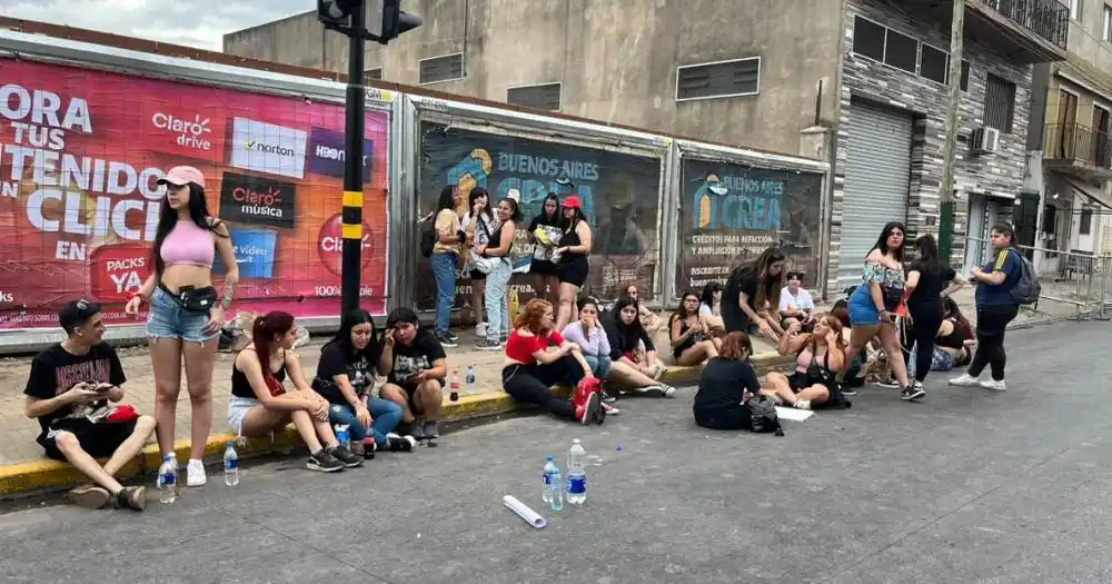 Lali Esposito revoluciona Lomas de Zamora: Largas filas de fans para ver el espectáculo gratuito