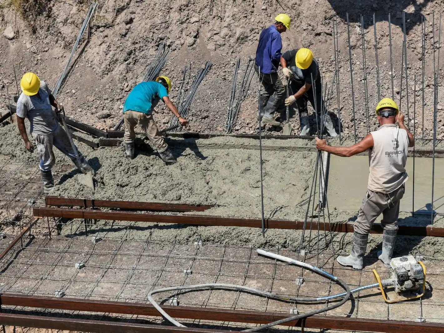 Barrio Minuán: continúa la obra del sistema de compuertas