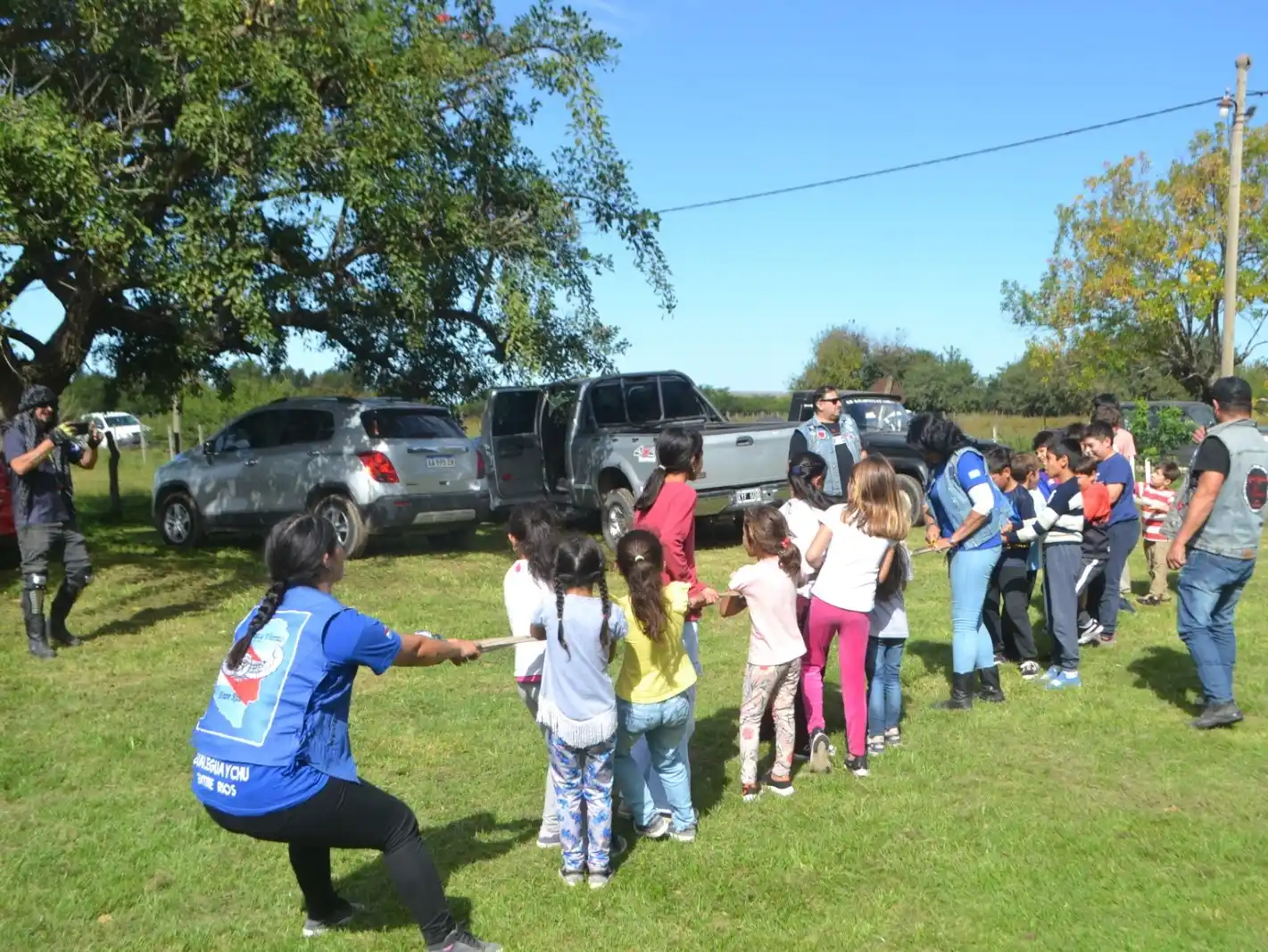 Gran jornada solidaria de moteros en escuelas rurales de Gualeguay