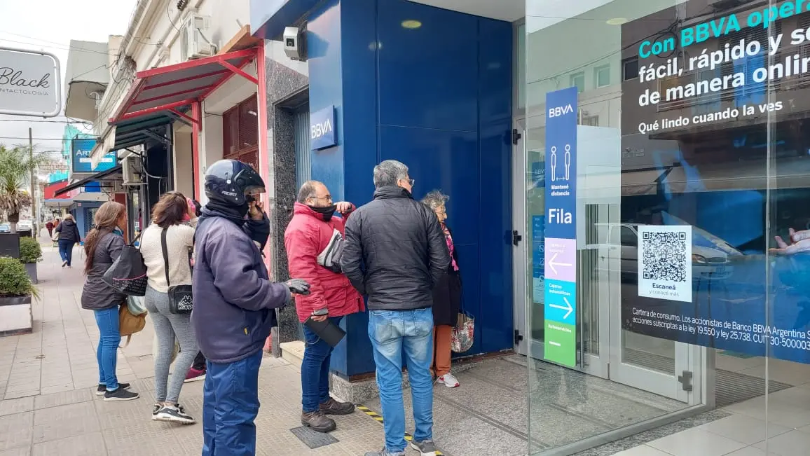 Amenaza de Bomba en el Banco Francés: personal antiexplosivos confirmó falsa alarma