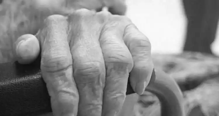 Clínica San Pedro niega atención a anciano de PAMI