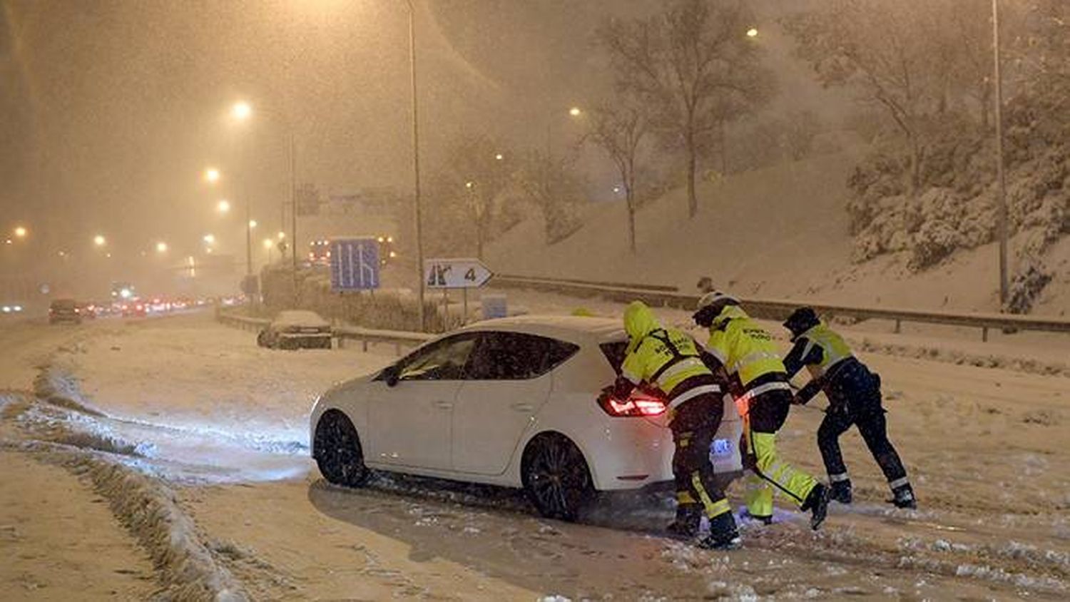 Los daños por el temporal de nieve ascenderán en Madrid a "varios cientos de millones de euros"