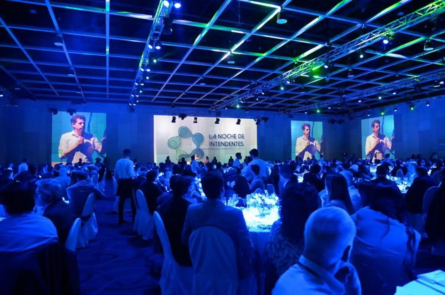 Lunghi participó de un encuentro con intendentes y referentes del sector privado de todo el país