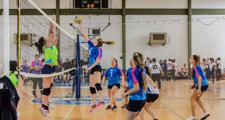 Torneo de Maxivoley en Náutico  y se completaron los postergados