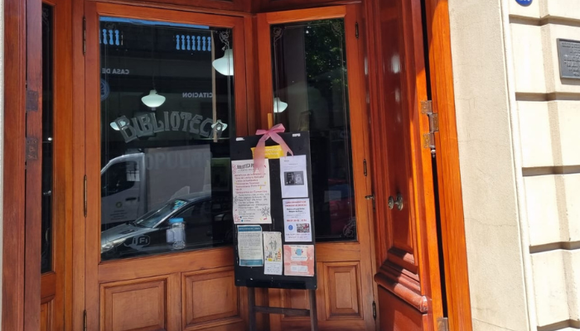 Biblioteca popular: Historia, anécdotas y mucha literatura
