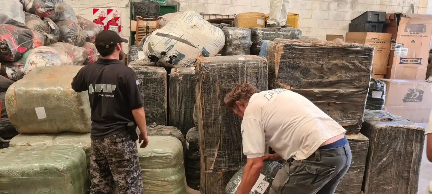 En Gualeguaychú, personal de Aduana secuestró ropa y artículos de cotillón por más de 60 millones de pesos