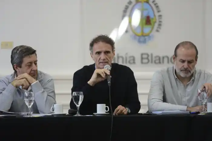 Katopodis, Susbielles y Álvarez durante durante el encuentro.