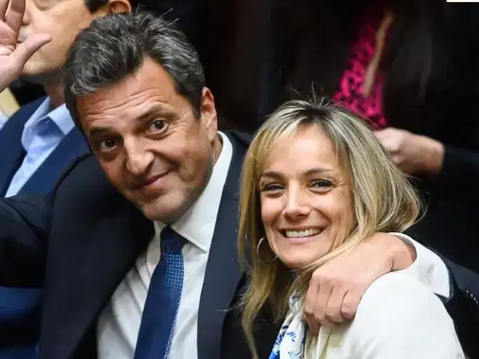 La denuncia penal busca "que se libren los oficios necesarios para ver que estos viajes hayan sido todos en regla”.