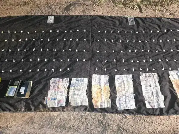 Detuvieron a un hombre con 135 envoltorios de cocaína
y desarticularon 2 centros de venta de estupefacientes