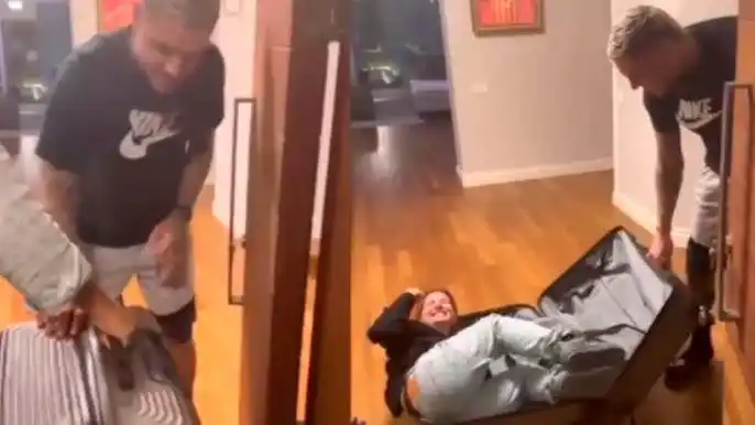 VIDEO | La China Suárez llegó a la casa de Mauro Icardi dentro de una valija