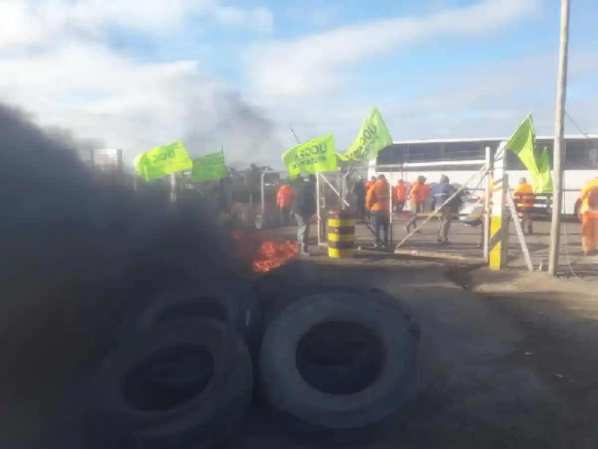 Autopista 19: trabajadores volvieron a reclamar atrasos en los pagos