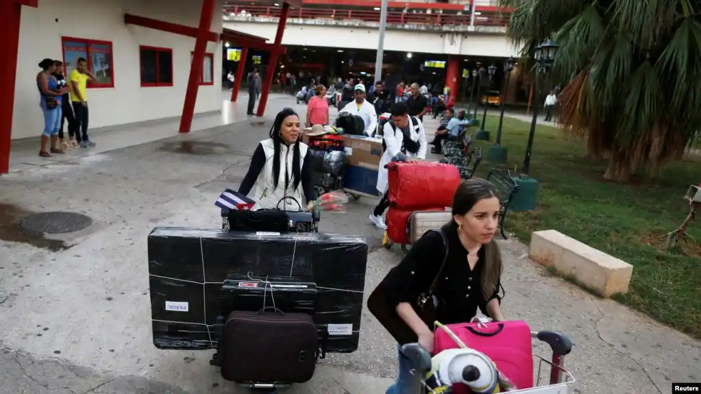 Cuba anuncia retiro de su personal médico en Bolivia