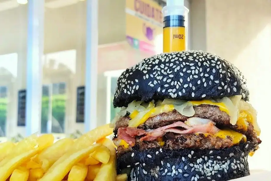 Beneficios y descuentos. Se podrán encontrar los días jueves en hamburgueserías de la ciudad