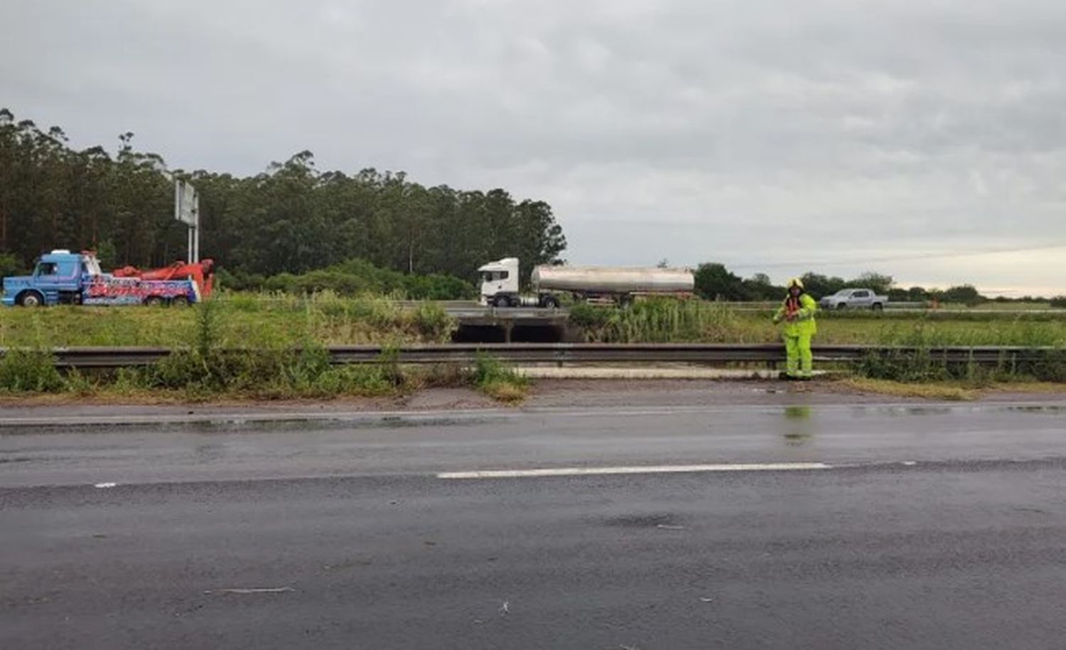 Los fallecidos fueron hallados en el arroyo, a 200 metros de la ruta.