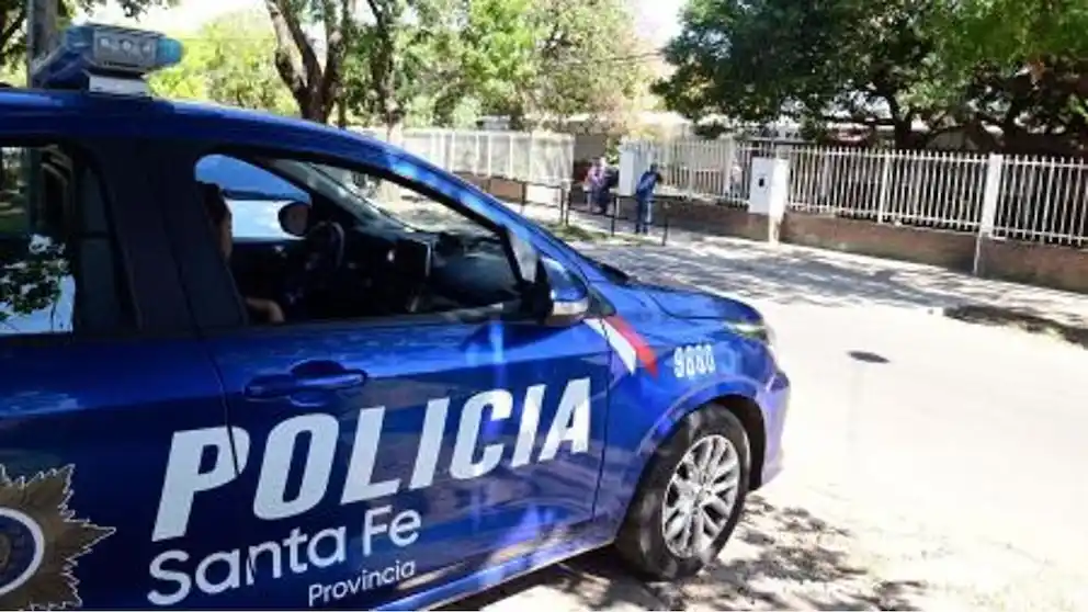 Un comisario fue condenado en Santa Fe por acosar sexualmente a tres subalternas (Télam)
