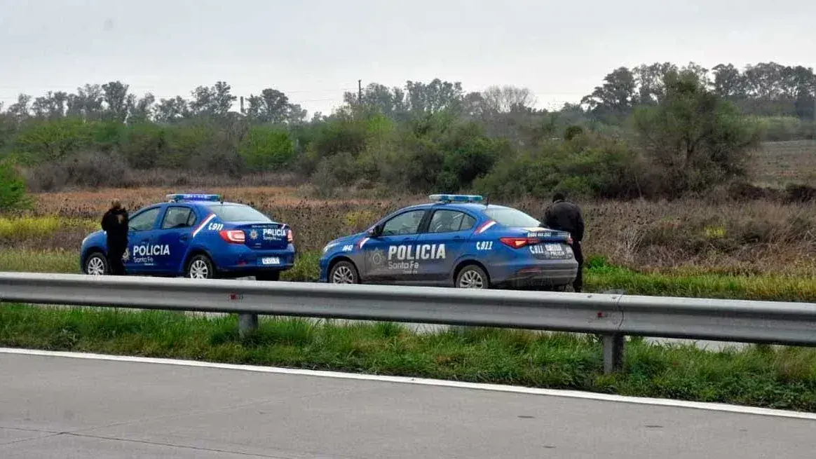 Apedrearon un colectivo interurbano y una joven pasajera sufrió lesiones en un ojo