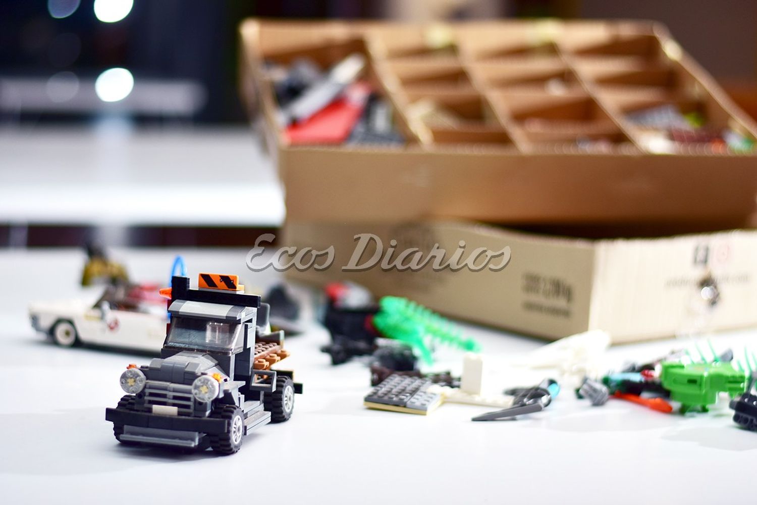 Ludoteca. Se están seleccionando los juegos lego que van a estar a disposición del público