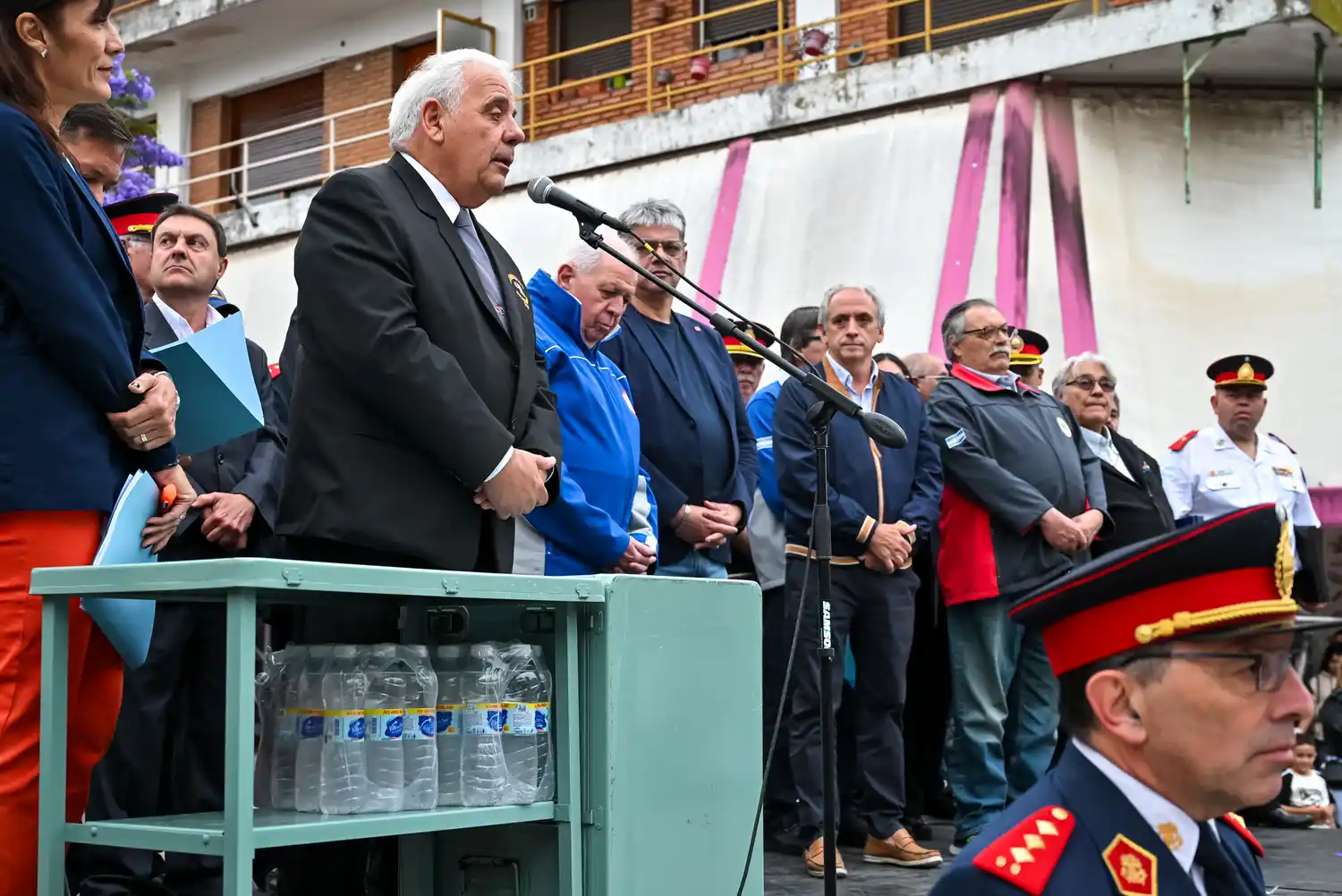 Chascomús celebró los 65 años de sus Bomberos Voluntarios con un emotivo desfile pese al mal tiempo