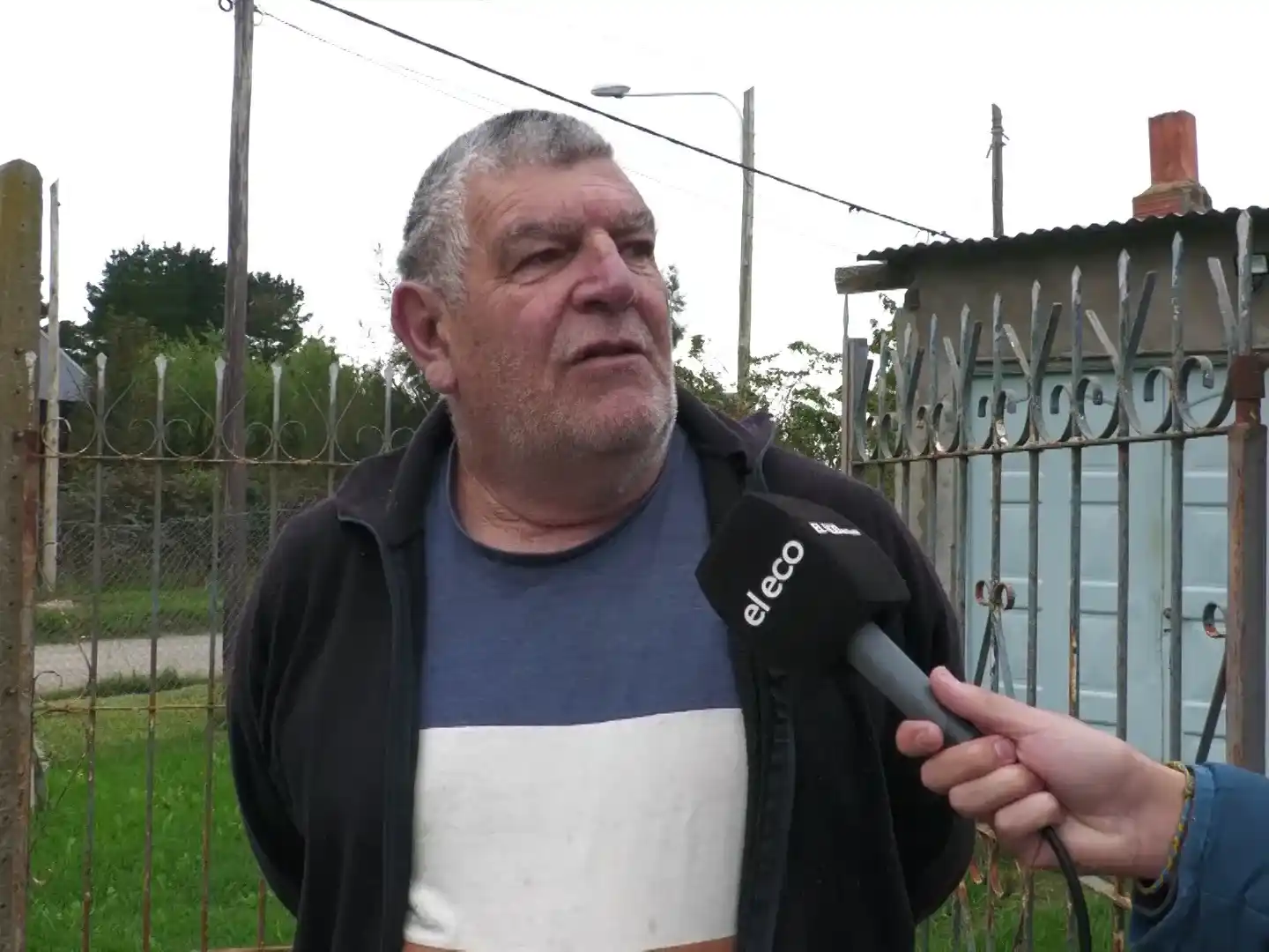 “Prometen que van a venir, pero no pasa nada. Vivimos así constantemente”, lamentaron.