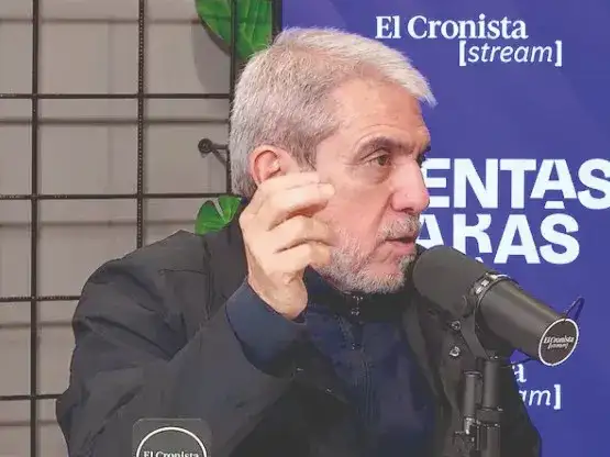 Aníbal, con los tapones de punta y sin pelos en la lengua