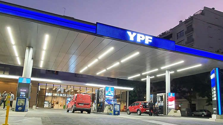 La venta de naftas cayó en todo el país y colapsó en las ciudades fronterizas